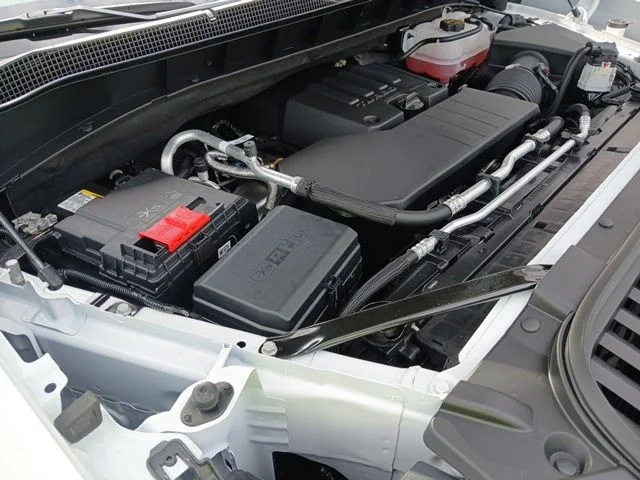 Used 2025 White Chevrolet Custom image 53