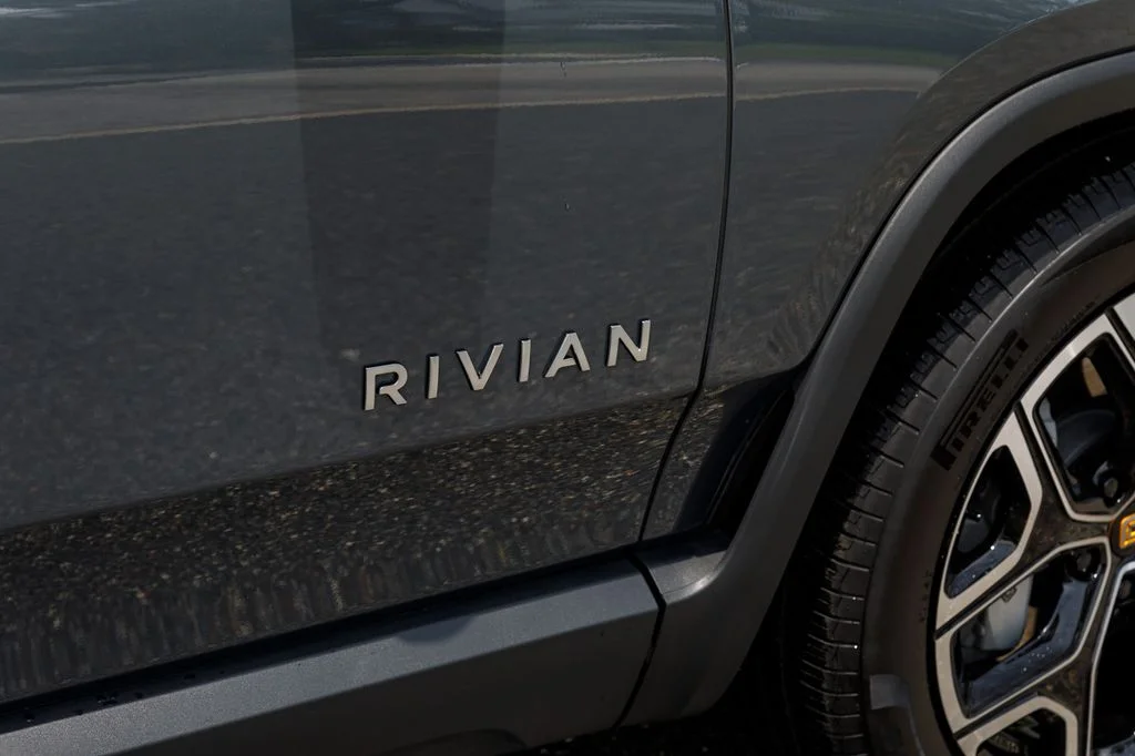 Used 2025  Rivian Adventure Dual Motor Large Pack image 39