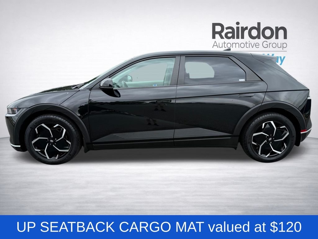 Used 2023 Black Hyundai SEL image 4