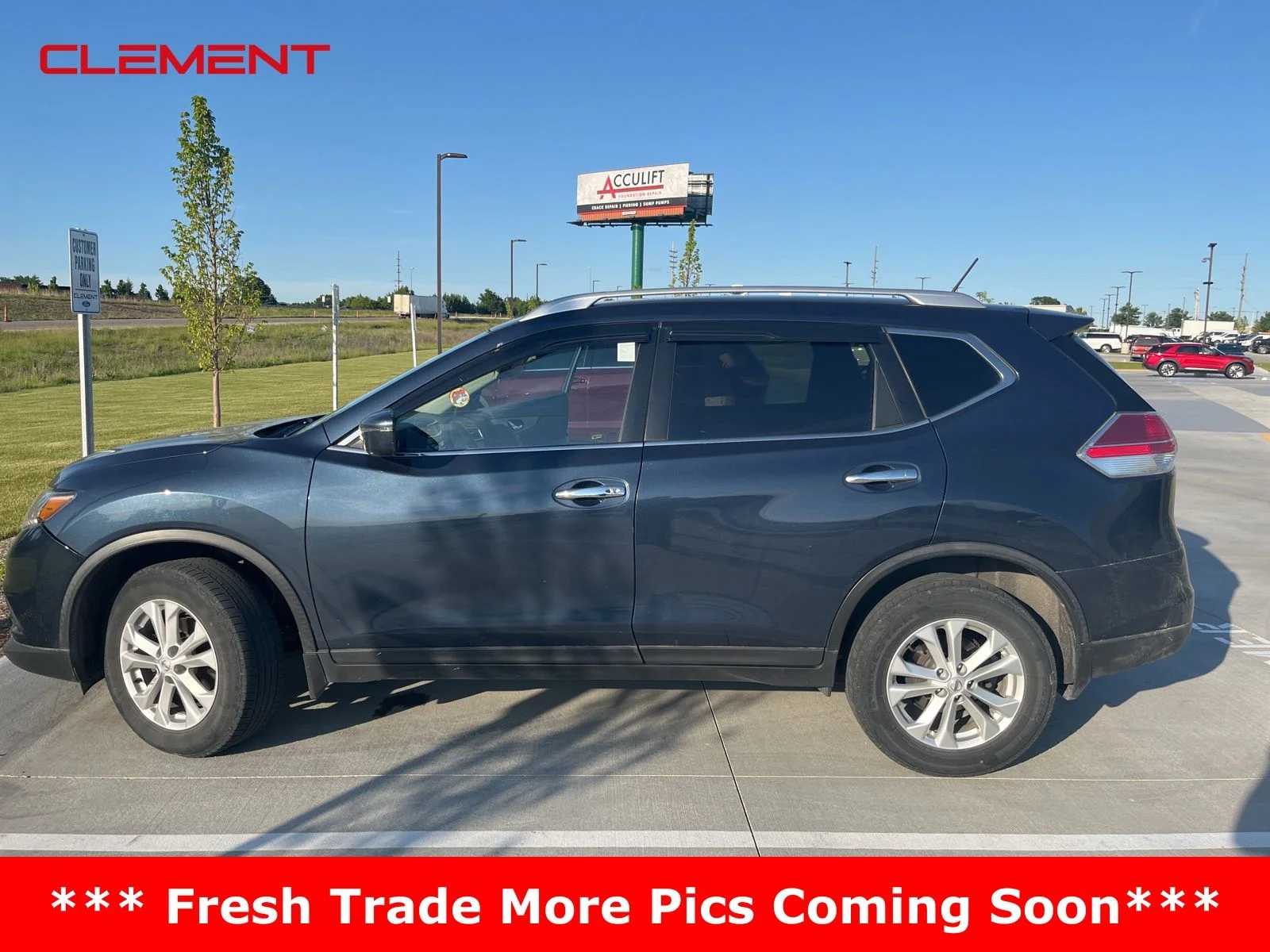 2016 Nissan Rogue SV AWD's photo