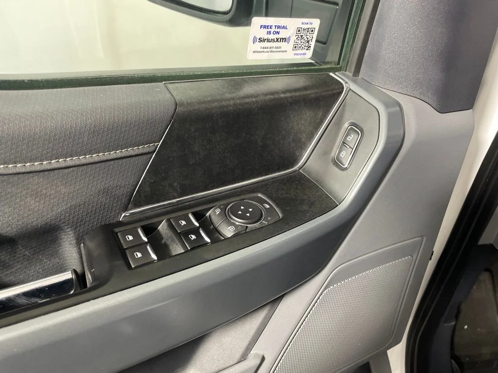 Used 2022 Oxford White Ford XLT image 10