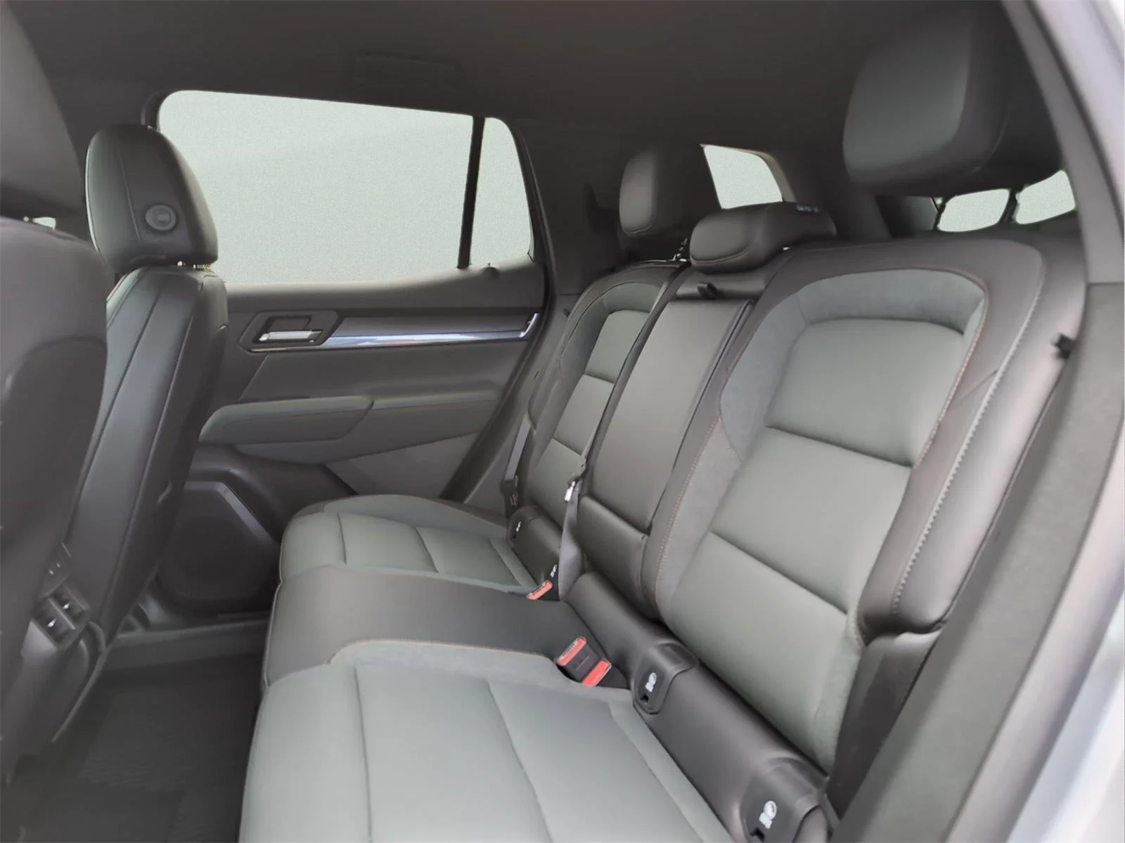 Used 2026 Sterling Metallic GMC AT4 image 12