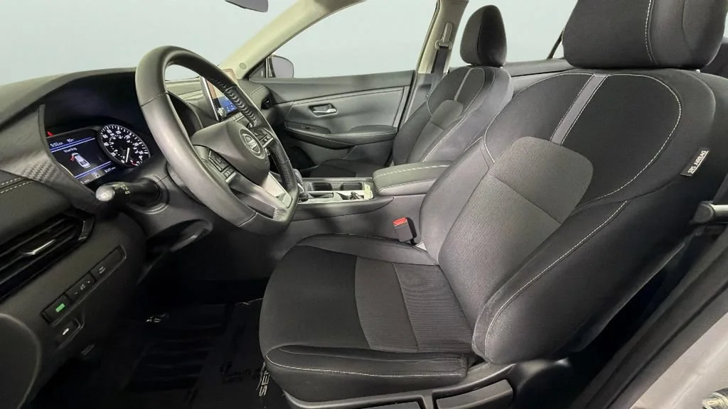 Used 2022 Silver Nissan SV Xtronic CVT image 17