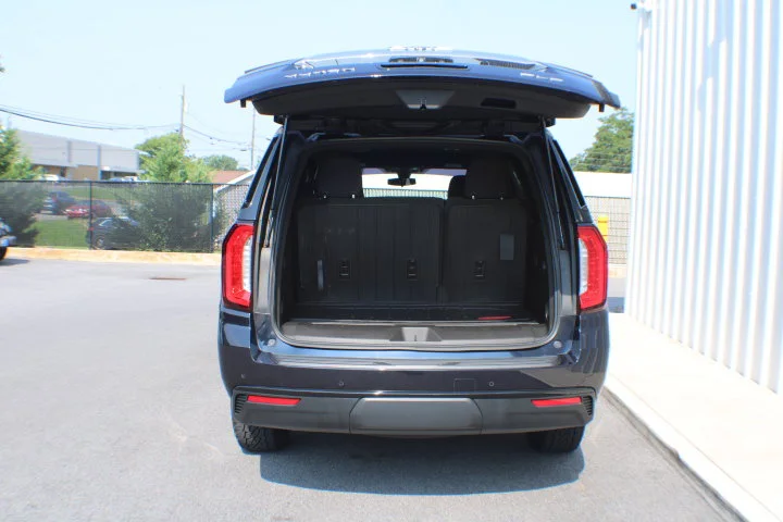 Certified Used 2022 Midnight Blue Metallic GMC SLE image 16