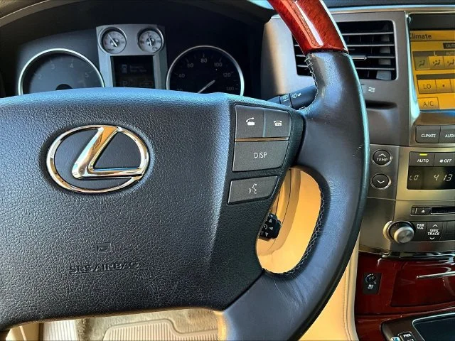 Used 2010  Lexus 570 image 14