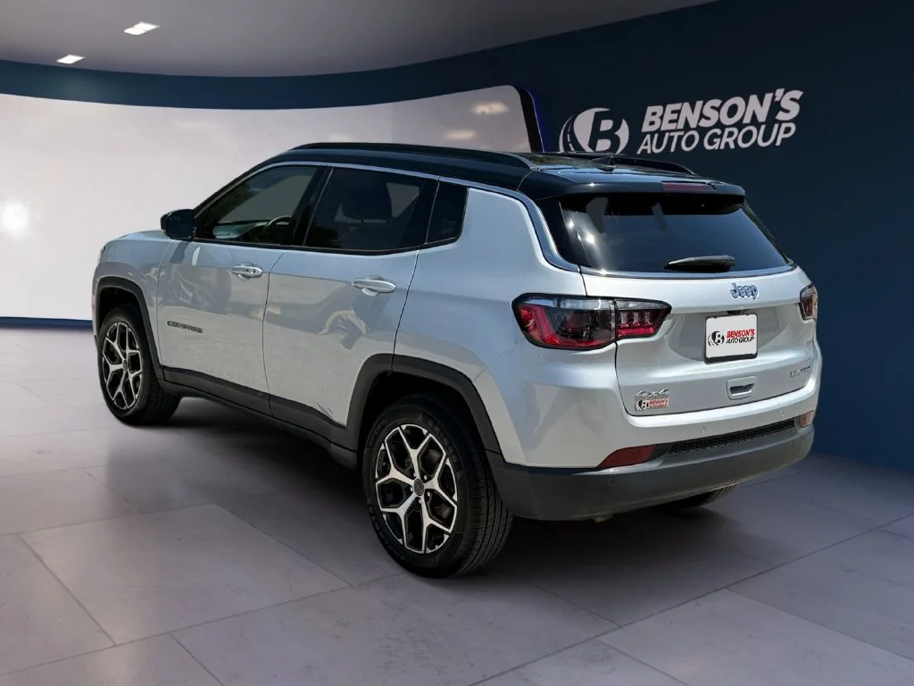Used 2025 Silver Jeep Limited image 3