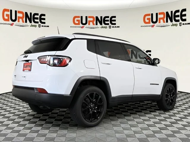 New 2026 Bright White Clear-Coat Exterior Paint Jeep Latitude image 22