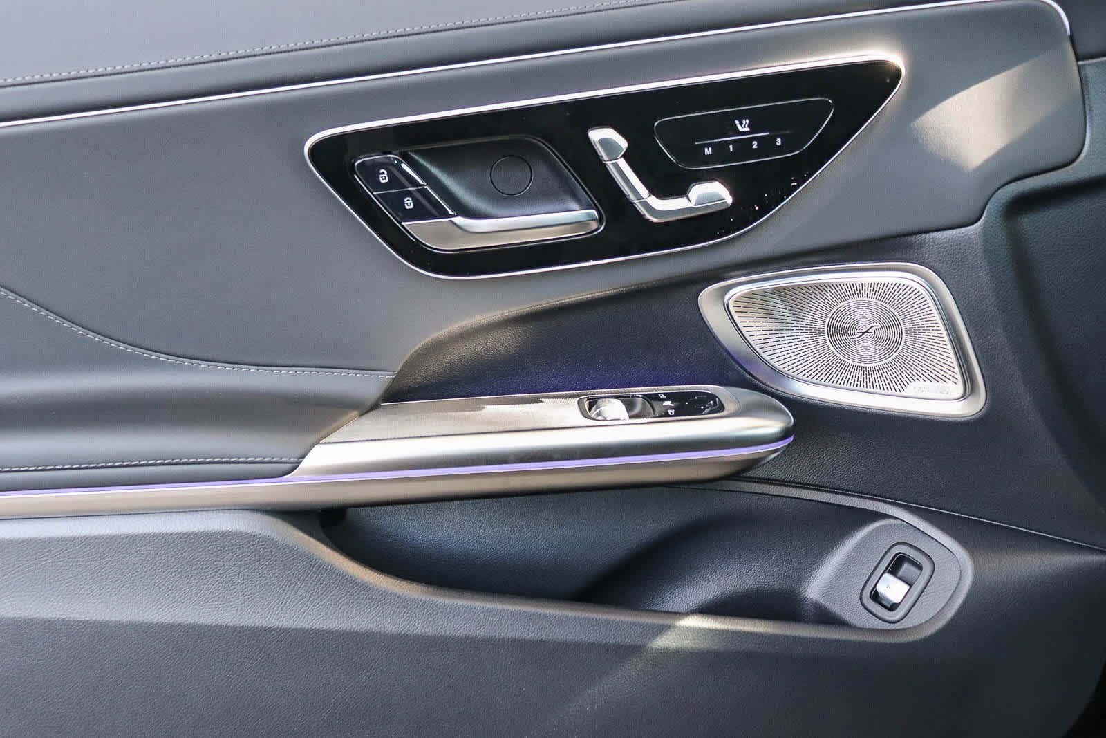 New 2027 MANUFAKTUR exclusive graphite grey magno Mercedes-Benz AMG® CLE 53 image 26