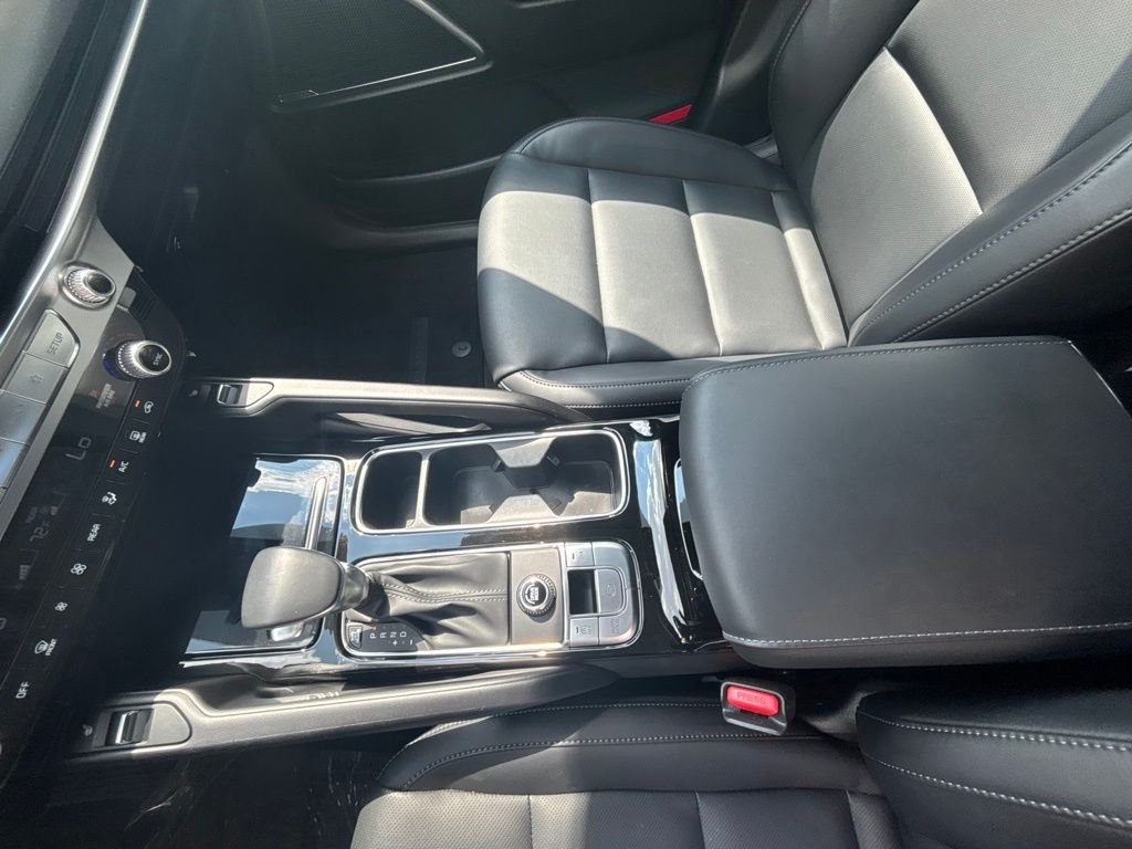 Certified Used 2025 Green Kia S image 16