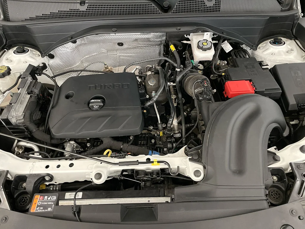 Used 2023 Summit White Chevrolet LT image 28