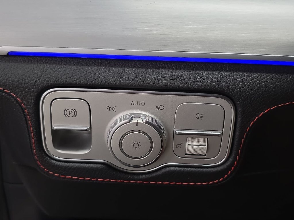 Used 2025 Polar White Mercedes-Benz GLE 53 AMG® image 21