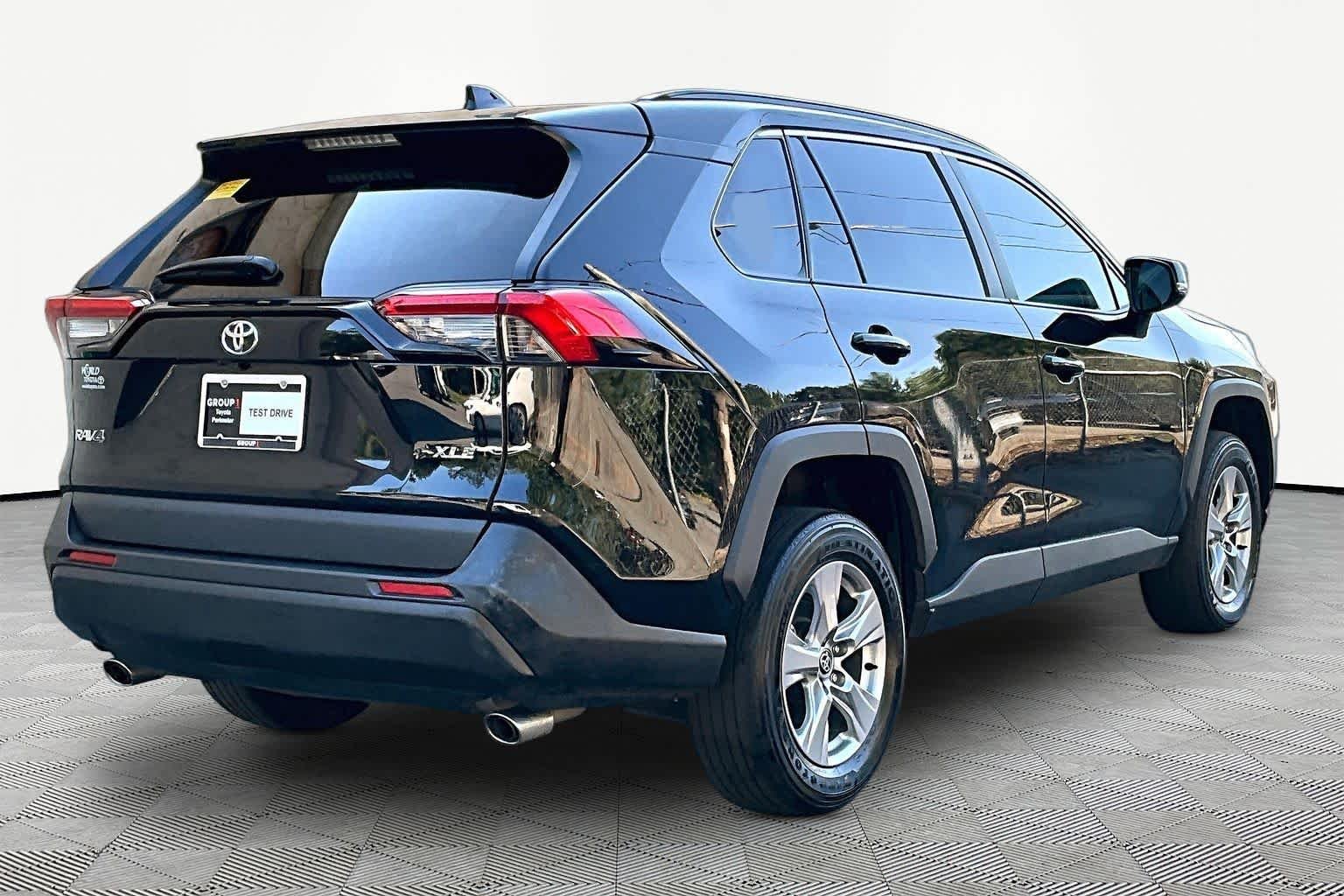 Used 2025 Midnight Black Metallic Toyota XLE image 13