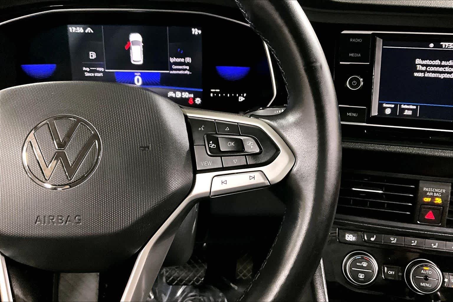 Used 2022 Deep Black Pearl Volkswagen SE image 25