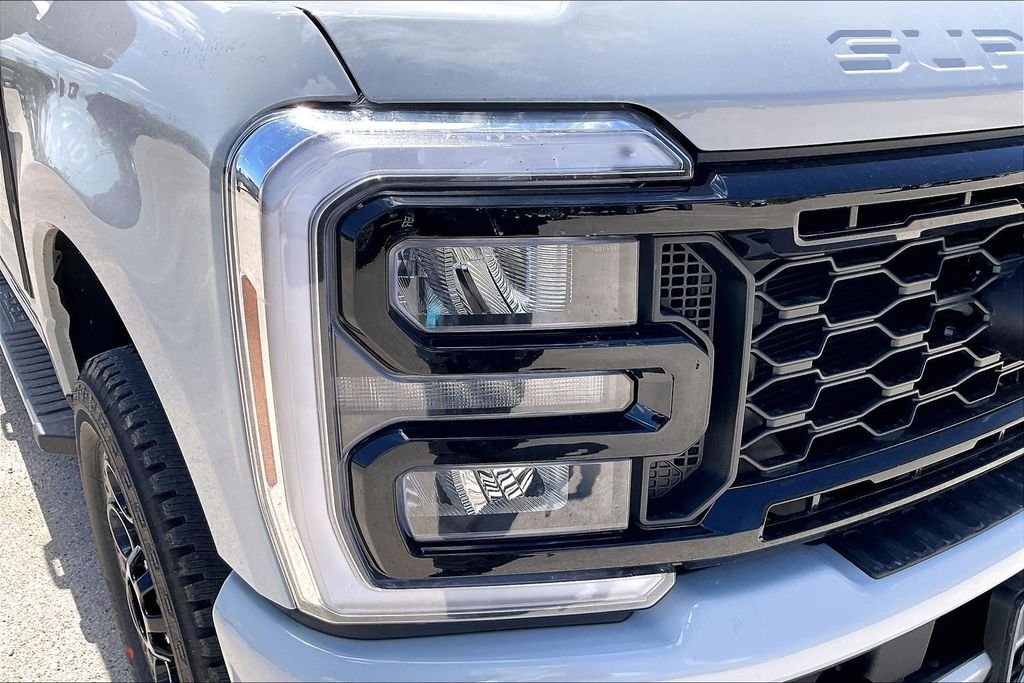 New 2026 Ford Super Duty F-250 Lariat 4D Crew Cab