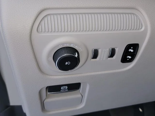 Certified Used 2023 White Jeep Series II image 33