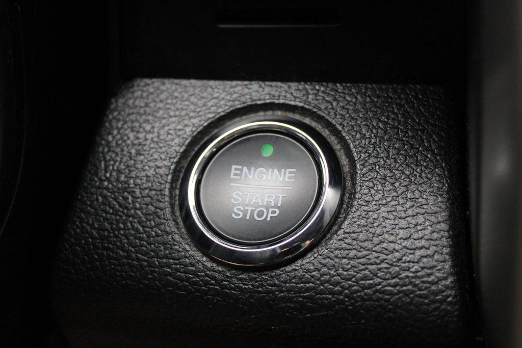 Used 2021 Black Metallic Ford Lariat image 16