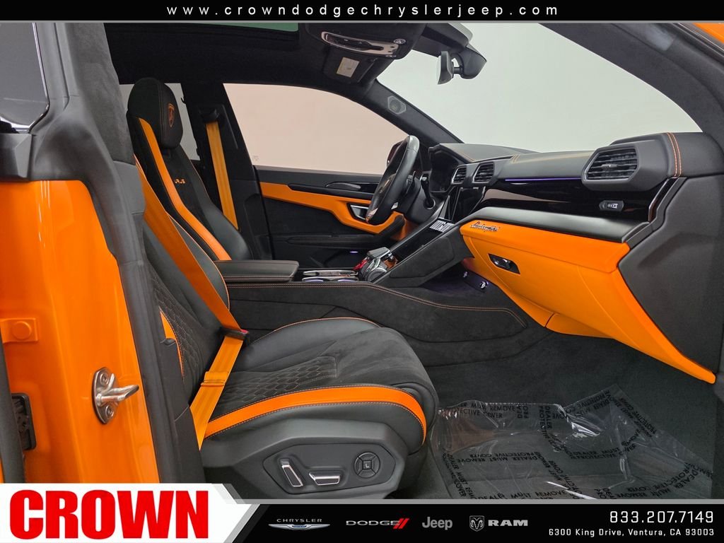 Used 2024  Lamborghini S image 17
