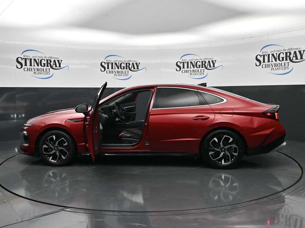 Used 2024 Red Hyundai SEL image 37