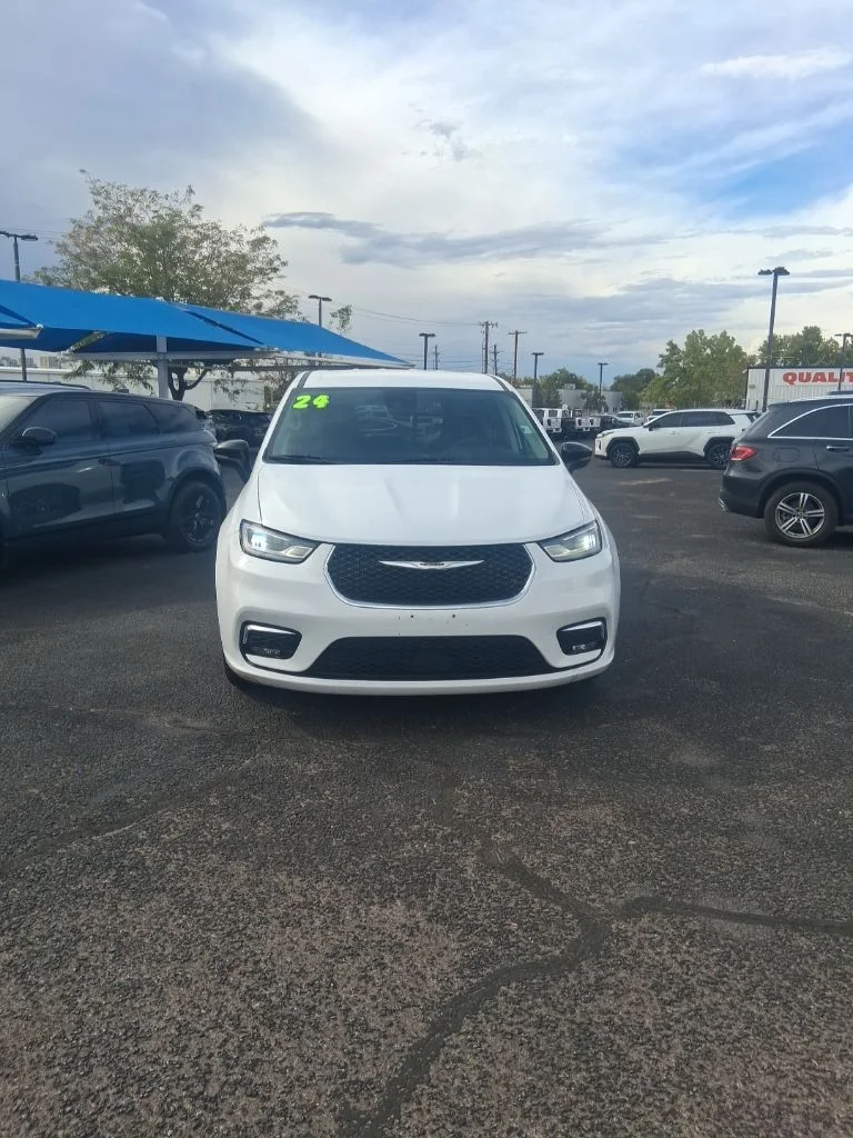 2024 Chrysler Pacifica