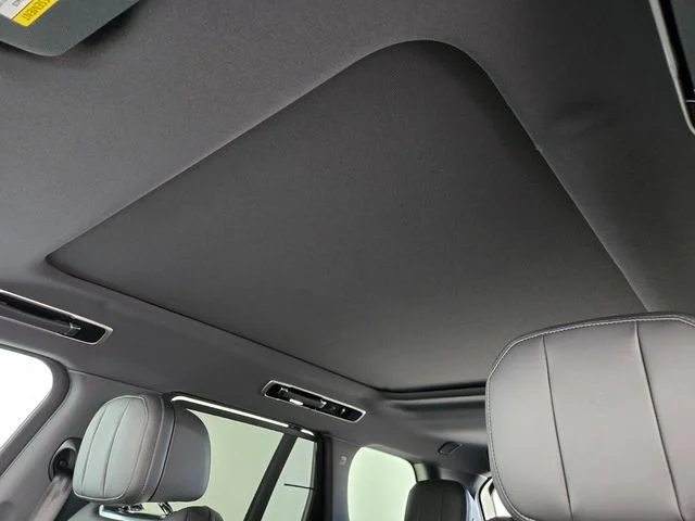 New 2026 Eiger Grey Land Rover SE image 11
