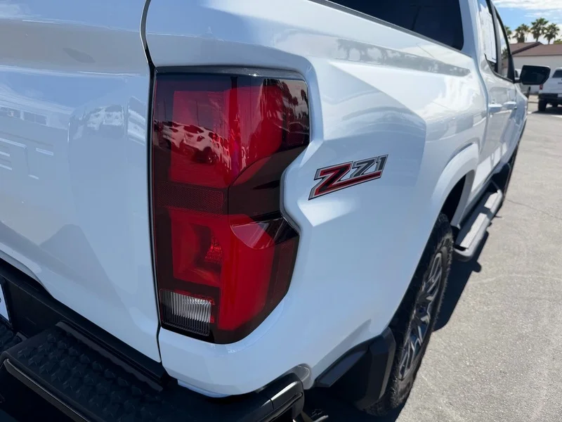 Used 2025 Summit White Chevrolet Z71 image 26