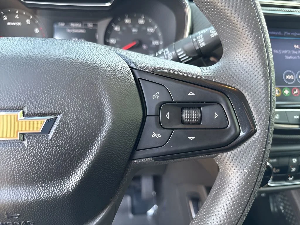 Used 2023 Mosaic Black Metallic Chevrolet LT image 16