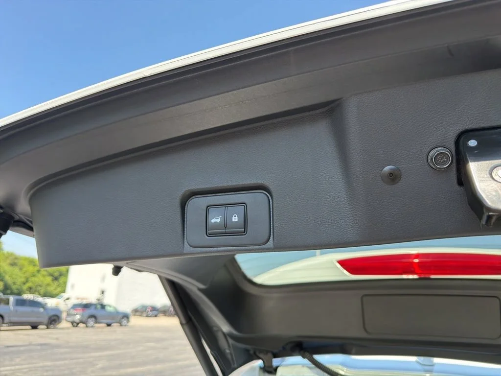 Used 2024 Qbe/everest Wh Nissan SL image 9