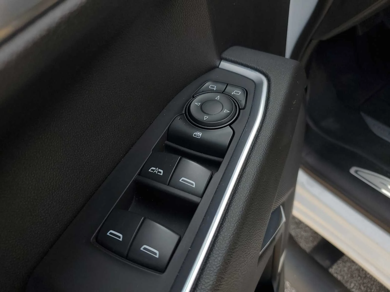 Used 2023 Summit White Chevrolet RST image 20