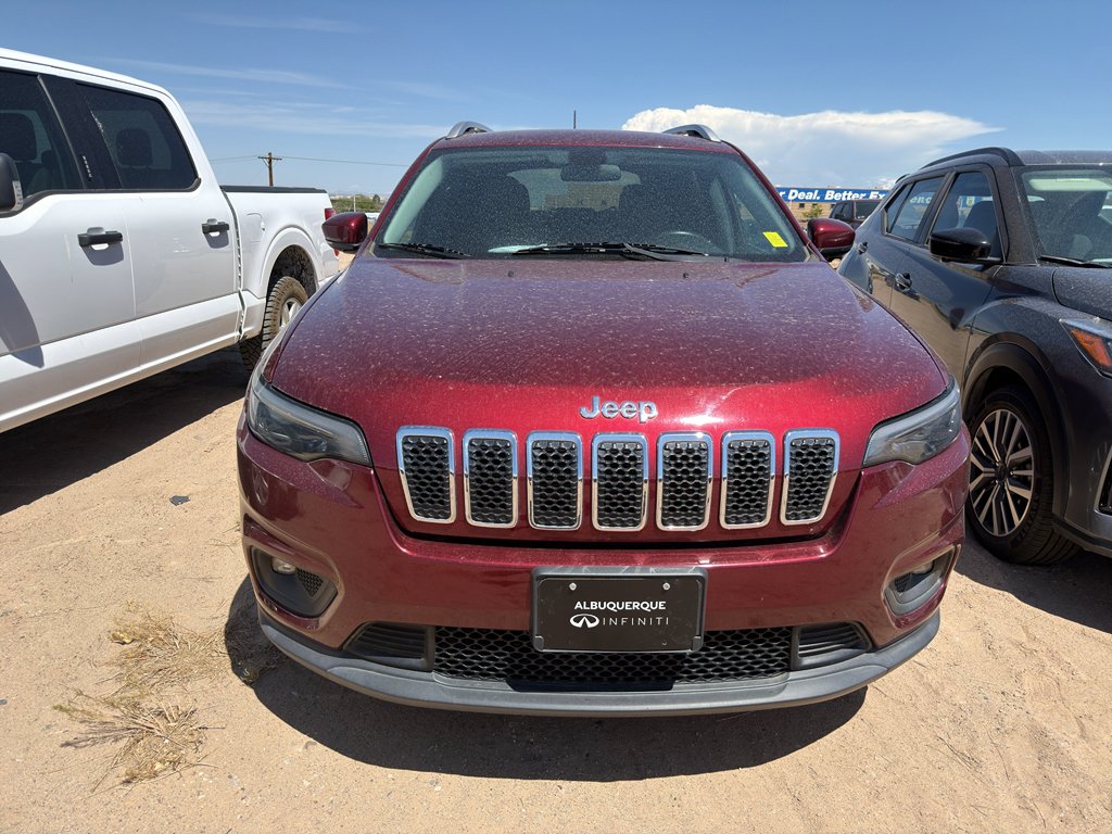 Used 2019 Velvet Red Pearlcoat Jeep Latitude Plus image 2