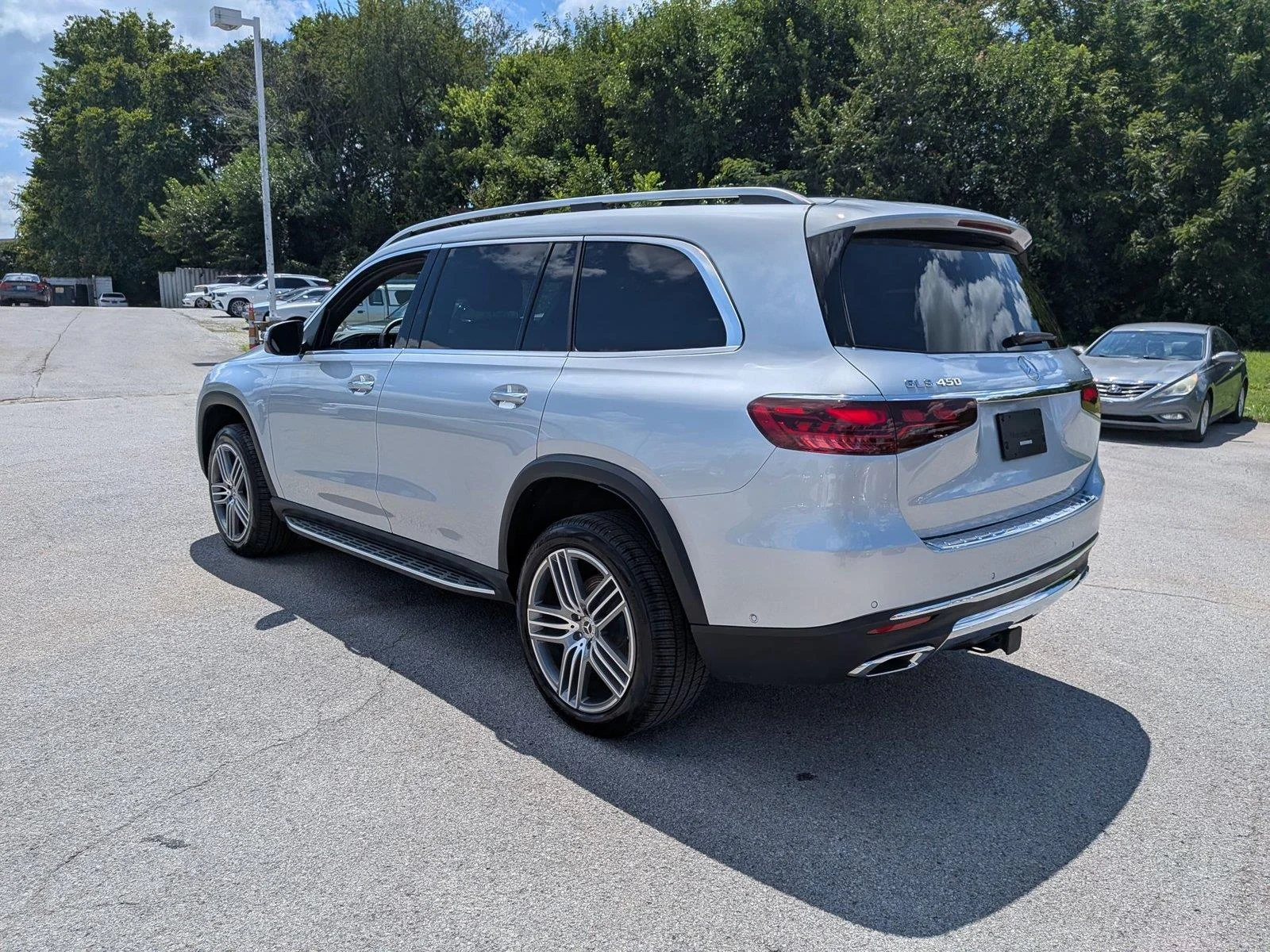 Used 2025 Cirrus Silver Metallic Mercedes-Benz GLS 450 image 3