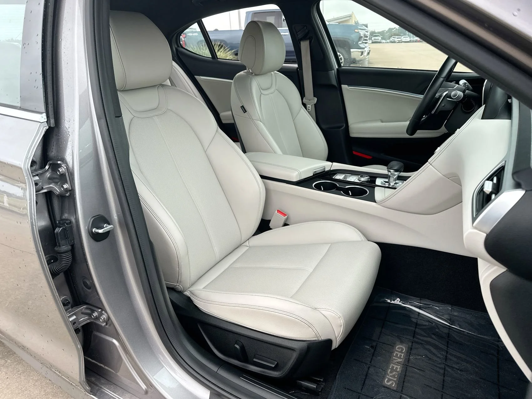 Used 2024 Savile Silver Genesis 2.5T image 24