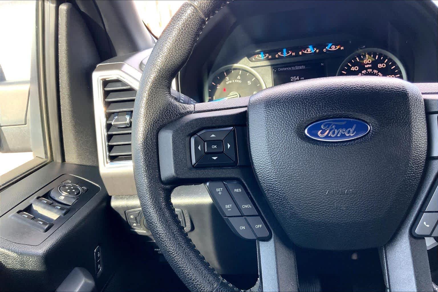 Used 2015 Tuxedo Black Metallic Ford XLT image 22