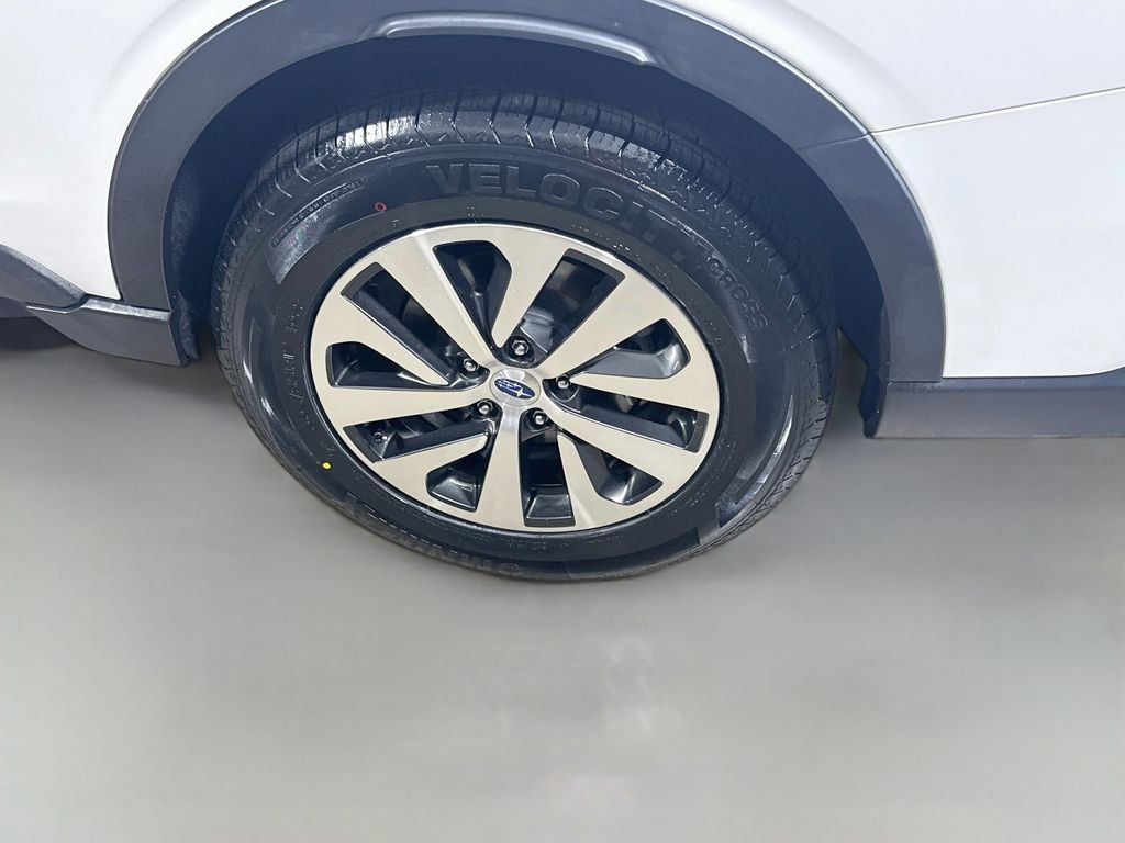 Used 2022 Crystal White Pearl Subaru Premium image 29