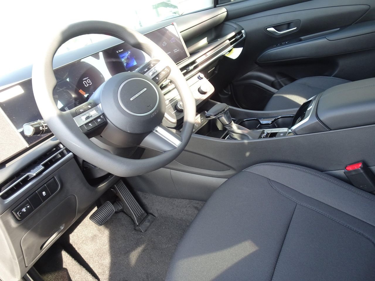 2025 Hyundai Tucson SE - Photo 10