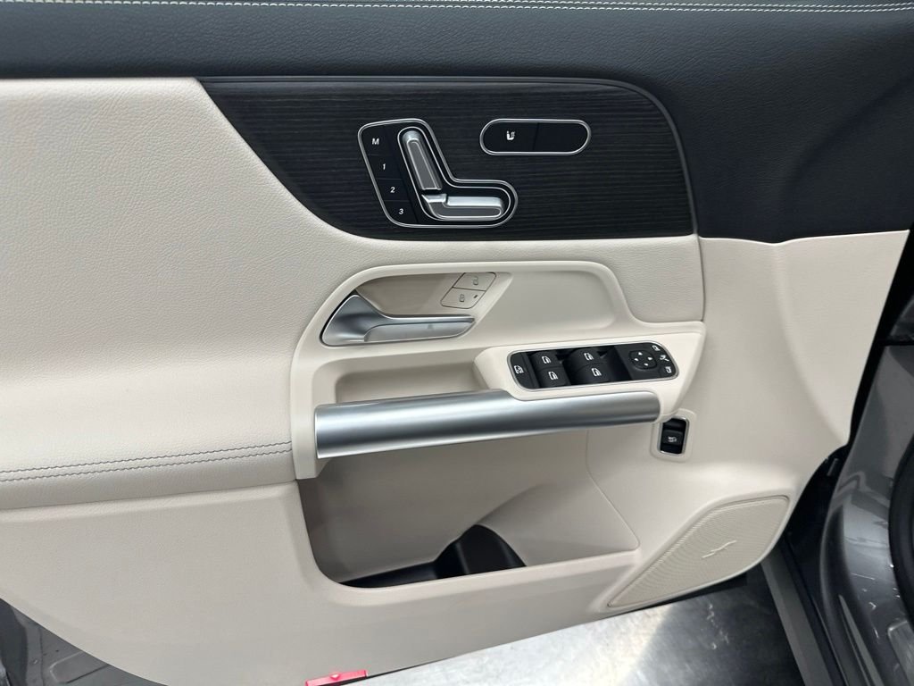 New 2026 Mountain Grey Metallic Mercedes-Benz GLA 250 image 14