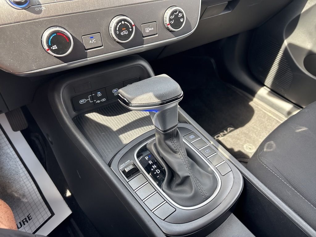 Used 2024 Black Hyundai SE image 28