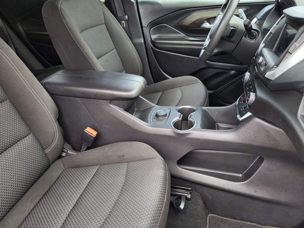 Used 2024 Sterling Metallic GMC SLE image 11