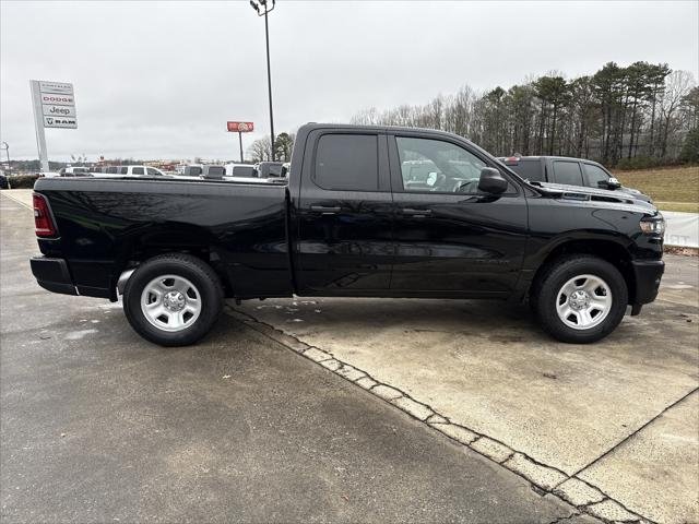 New 2026 Diamond Black Crystal Pearl-Coat Exterior Paint RAM TRADESMAN image 8