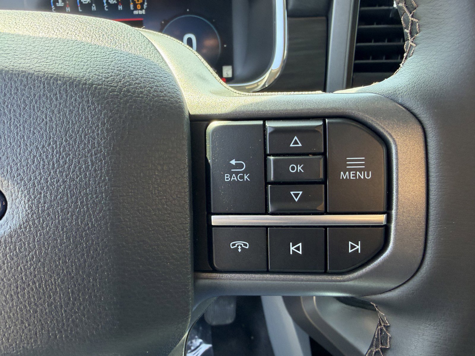 New 2025 Star White Metallic Tri-Coat Ford Lariat® image 26
