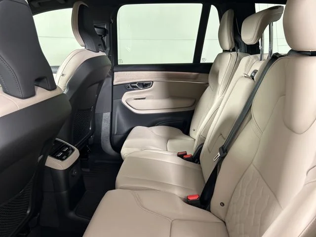 2025 Volvo XC90 Core - Photo 38