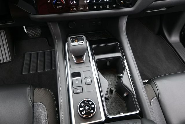 Used 2025 Super Black Nissan SL image 9