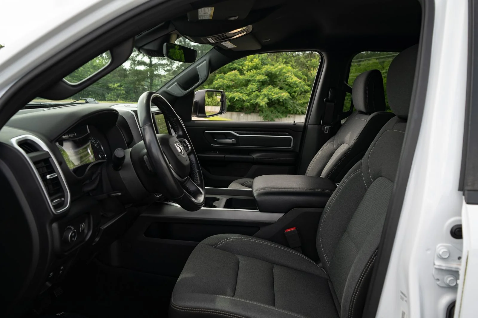 Used 2021 White Ram Big Horn/Lone Star image 14