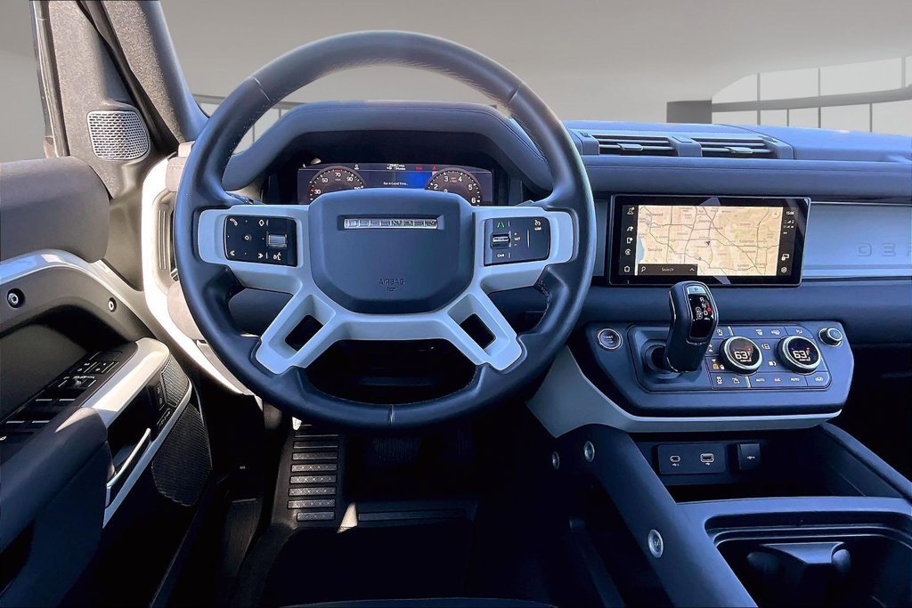 Certified Used 2023 Fuji White Land Rover S image 8