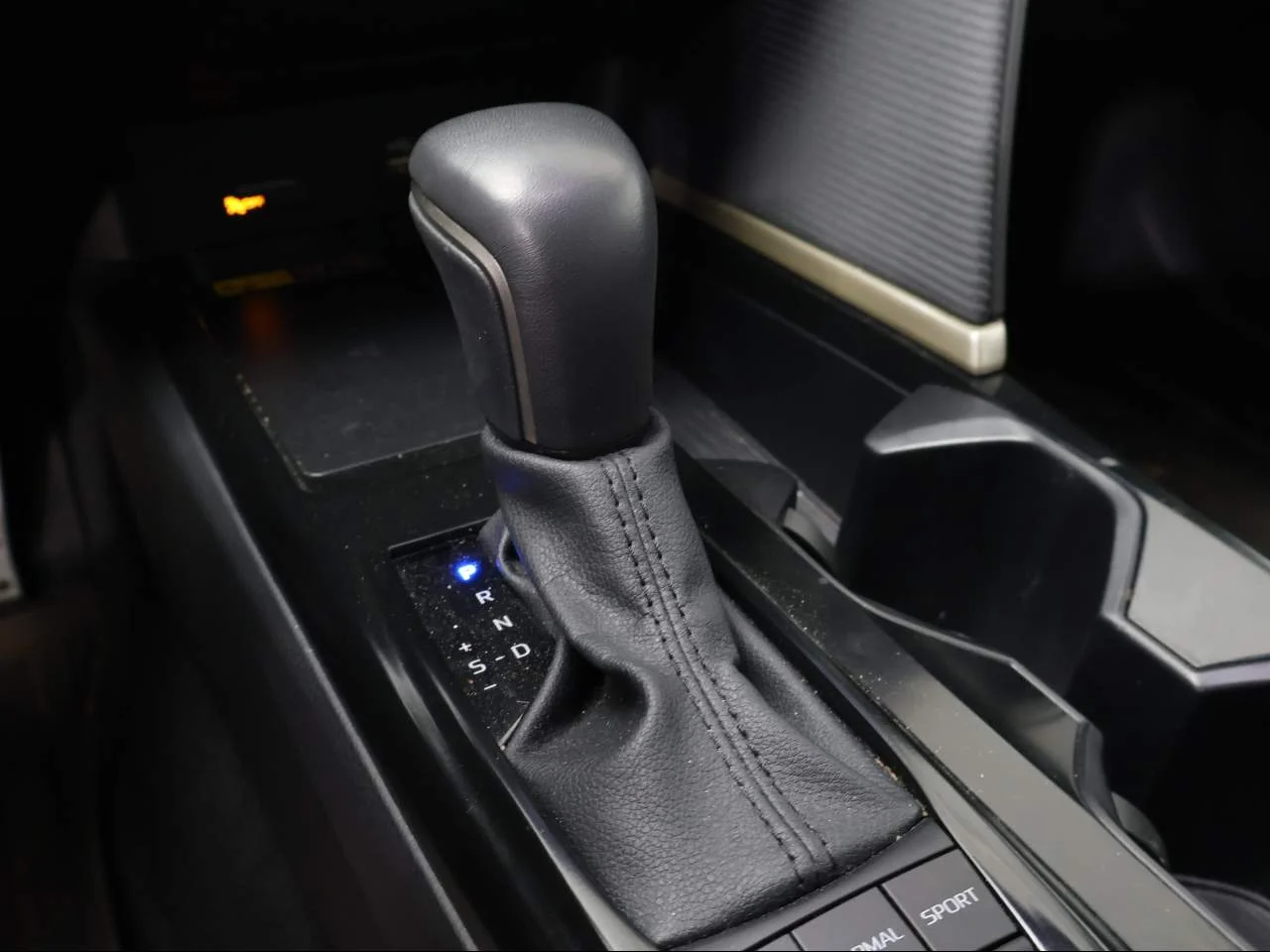 Used 2025 Ocean Gem Toyota SE image 15