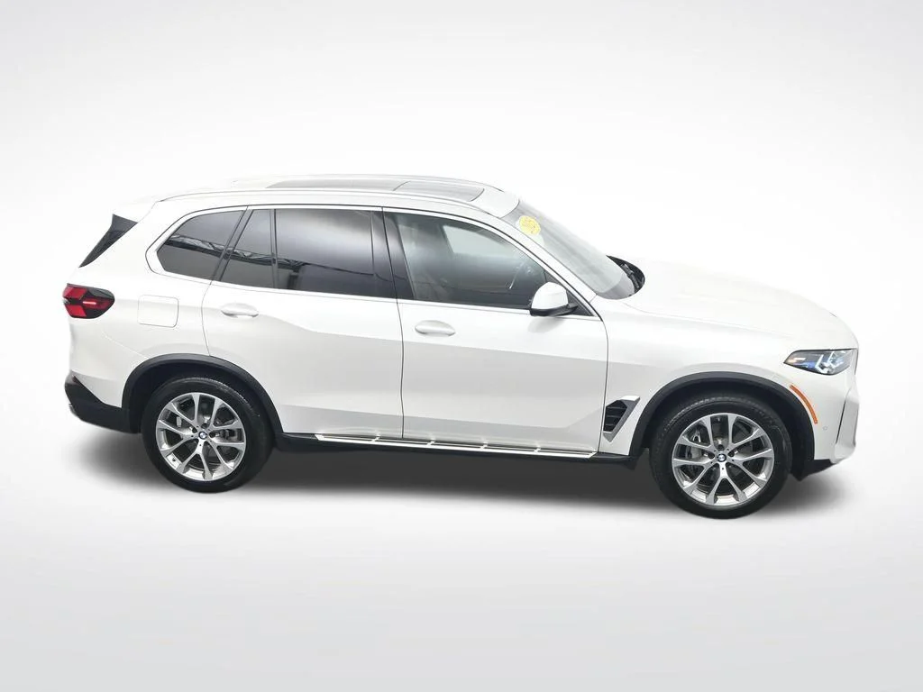 Certified Used 2025 White Metallic BMW xDrive40i image 27