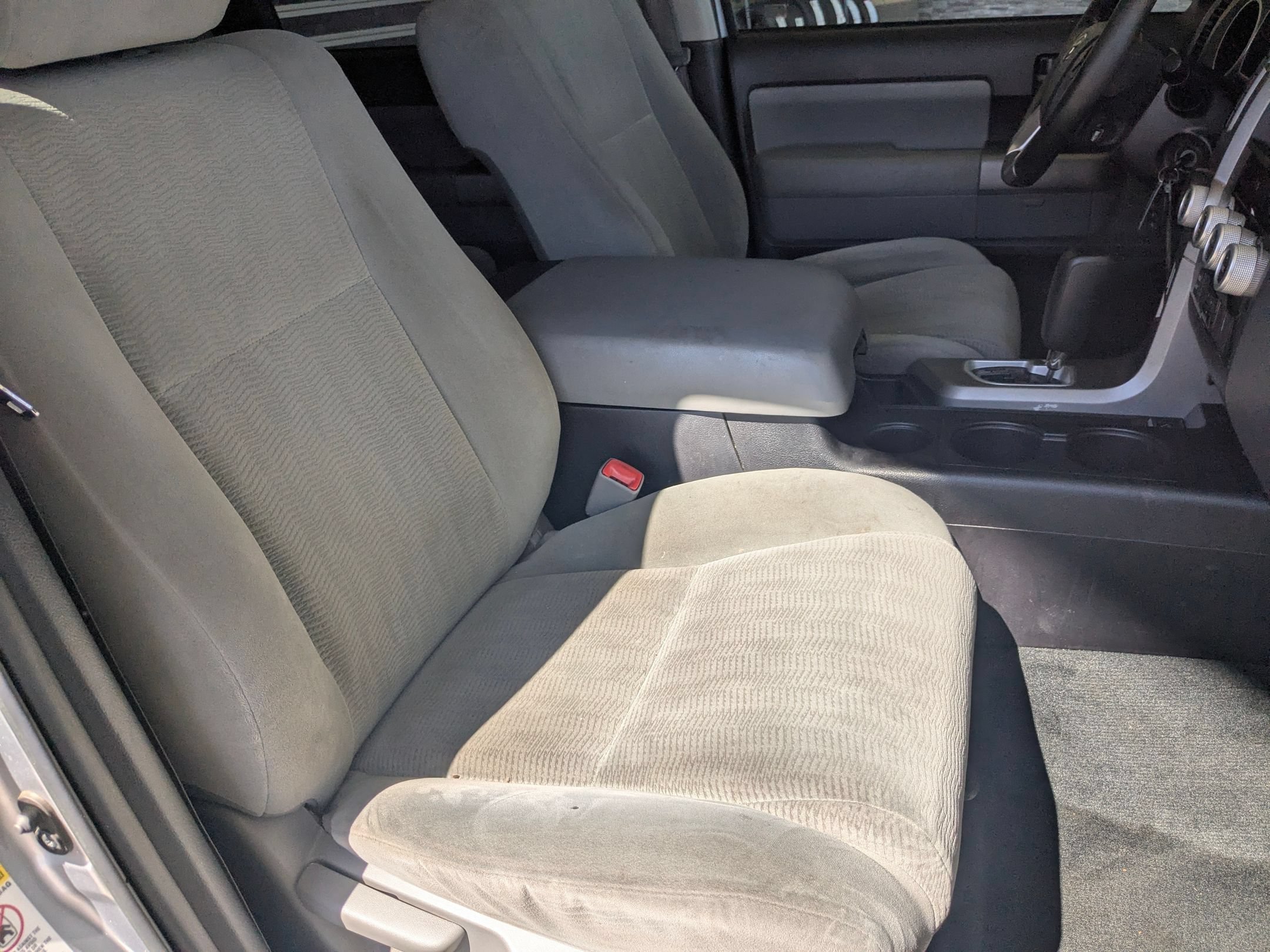 Used 2016 Silver Sky Metallic Toyota SR5 image 24