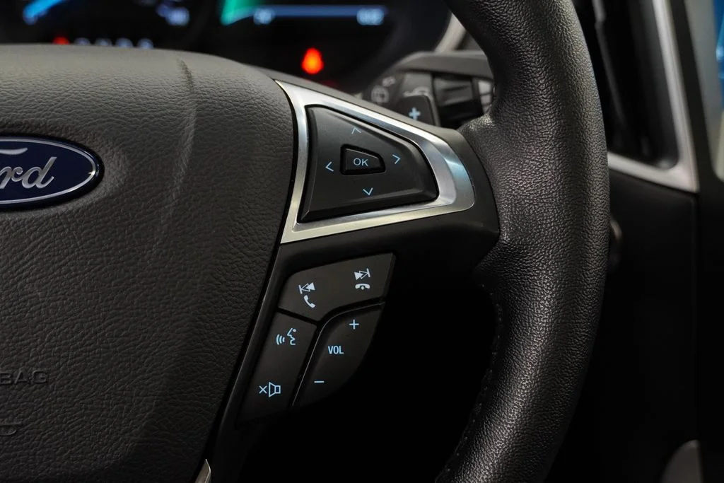Used 2019 Silver Ford SEL image 40