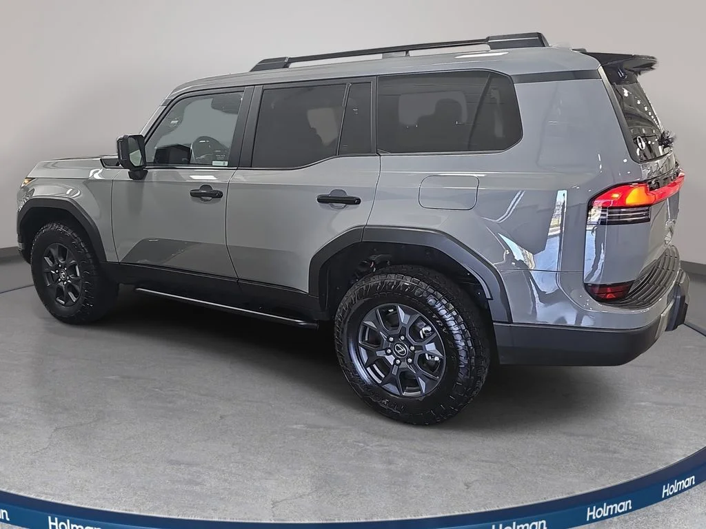 Used 2024 INCOGNITO Lexus 550 Overtrail image 9