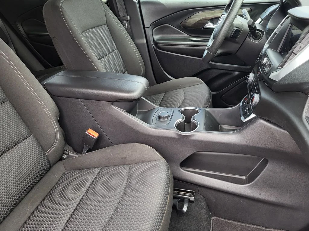 Used 2024 Sterling Metallic GMC SLE image 11