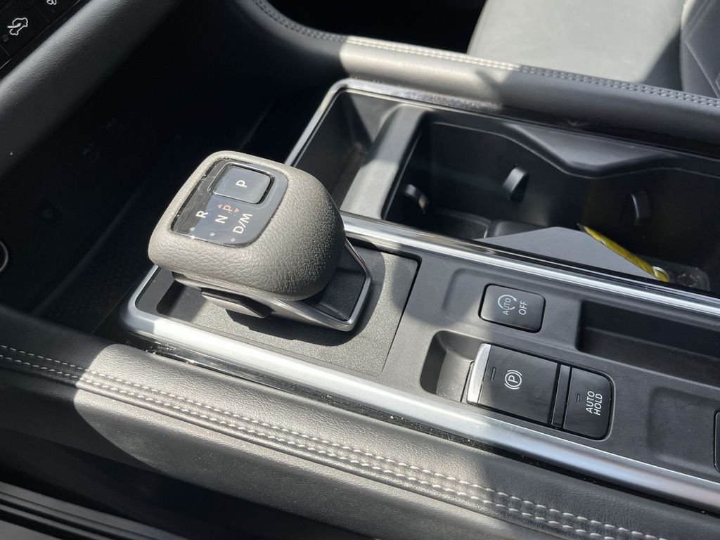 Used 2025 Gray Nissan Platinum image 22